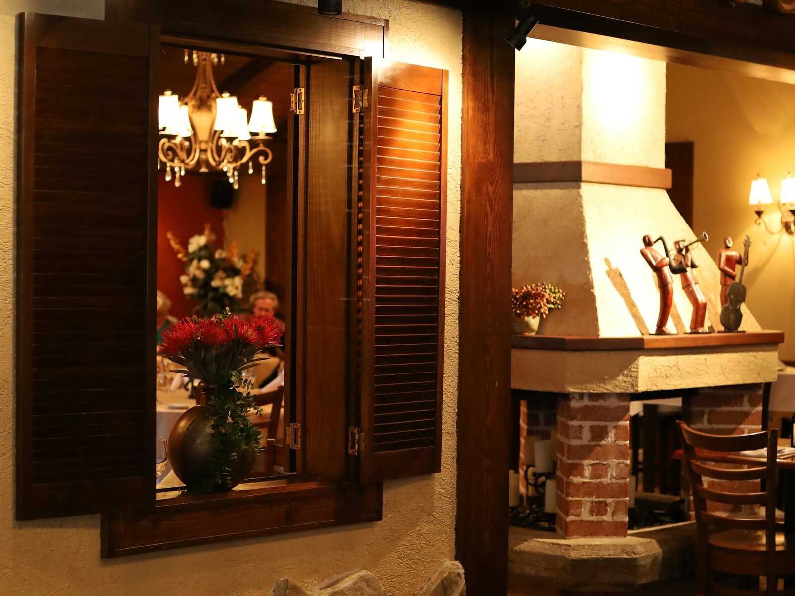 The room by candlelight